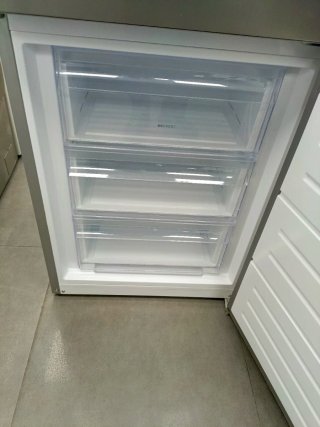 Nevera marca Zanussi 185/60cm clase E con garantia