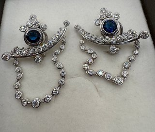Pendientes de oro de 18 kt con diamantes