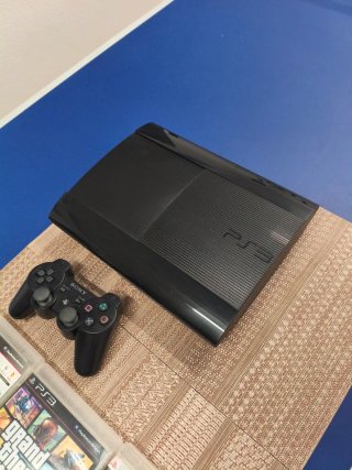 Consola PS3 Super Slim 500 GB + 3 Juegos