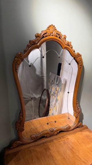 Cómoda de dormitorio con espejo