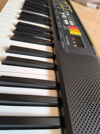 Teclado Yamaha PSR-F52