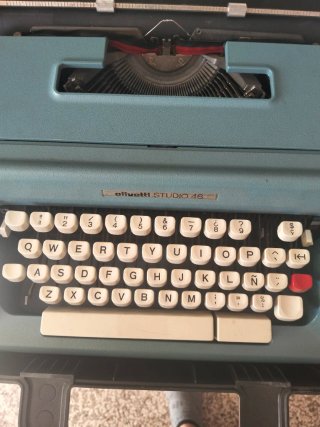 Máquina de escribir Olivetti Studio 46