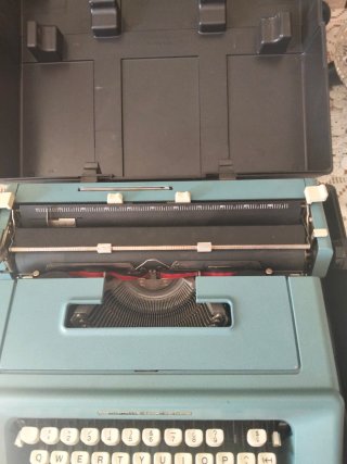 Máquina de escribir Olivetti Studio 46