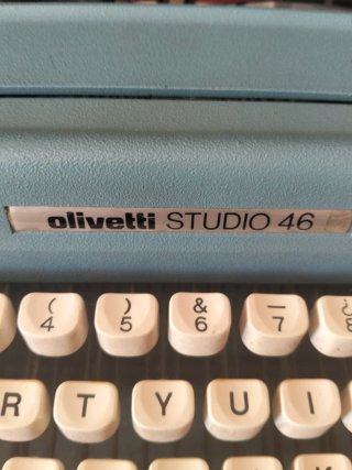 Máquina de escribir Olivetti Studio 46