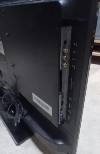 TELEVISOR LED NEGRO