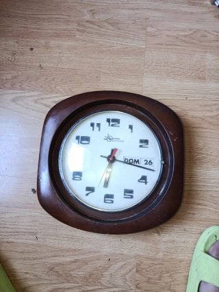 Reloj de pared madera maciza