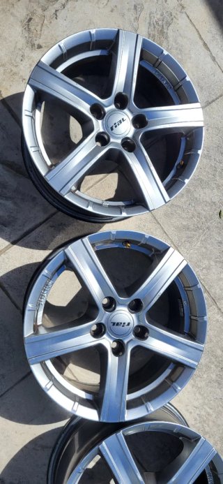 Llanta 16" de Aluminio RIAL