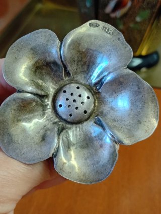 Spargitalco a forma di fiore Brandimarte