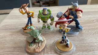 Figuras Toy Story y Marvel
