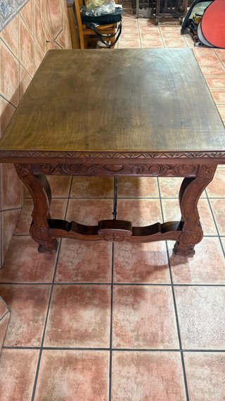 Mesa extensible de madera antigua