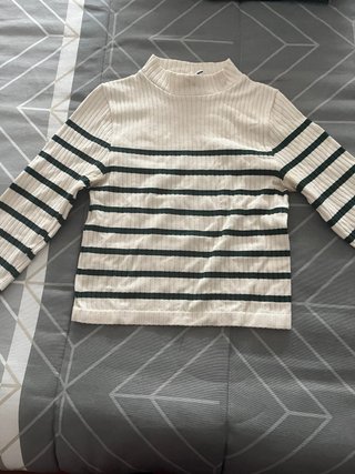 Camiseta Stradivarius Rayas Beige y Verde