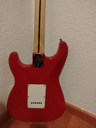 Guitarra Eléctrica Squier Strat Roja