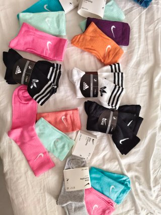 Lote de 21 Pares d Calcetines Altos talla de 35-40