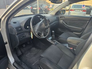 Toyota Avensis  1.8 VVTI SOL