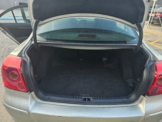Toyota Avensis  1.8 VVTI SOL