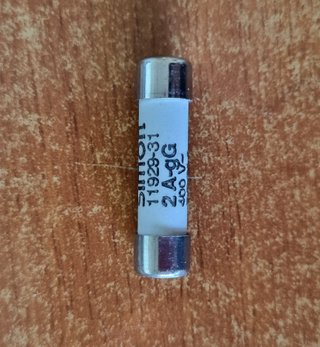Portafusibles DF6-AB08 con fusible 4 unidades.