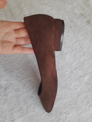 Zapatos marrones de ante talla 38, como nuevos.