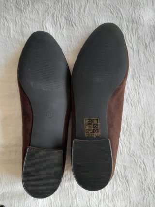 Zapatos marrones de ante talla 38, como nuevos.