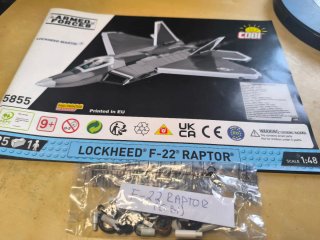 Avión Lockheed F-22 Raptor COBI Escala 1:48