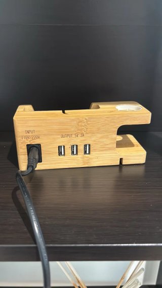 Cargador USB Multifunción de Bambú