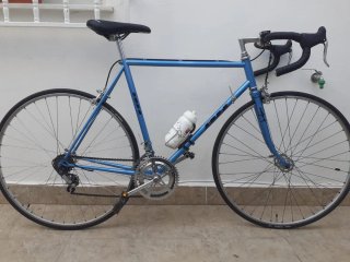 Bicicleta BH antigua de carretera