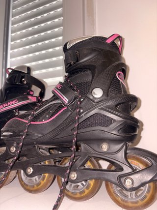 Patines en línea negros y rosas Boomerang