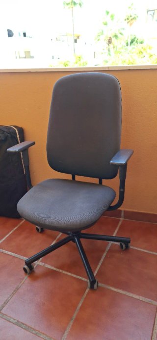 Silla de Oficina con Ruedas
