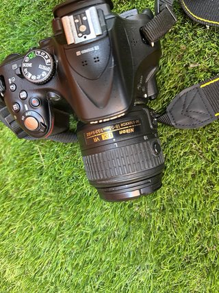 Nikon D5200 + Objetivo 18-55mm VR II