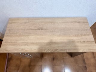 Escritorio madera con cajones y cerradura