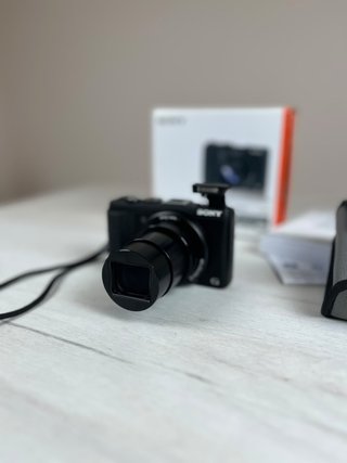 Sony Cyber-shot DSC-HX60 20MP 30x WiFi + Caja