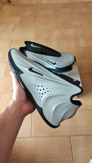 Nike G.T. Future plata talla 46