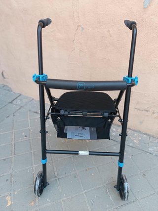 Andador Prim A150 con asiento y cesta