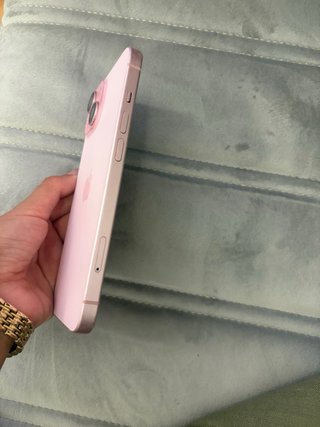 iPhone 15 Rosa 128 GB 84 salud de bateria