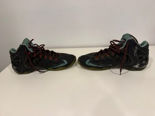 Nike LeBron 11 Talla 43