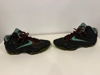Nike LeBron 11 Talla 43