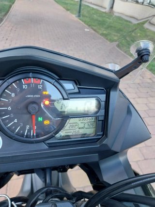 Suzuki V-Strom 650 XT Negra