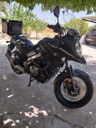 Suzuki V-Strom 650 XT Negra