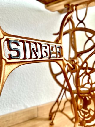 Mesa Auxiliar con Base de Máquina Singer