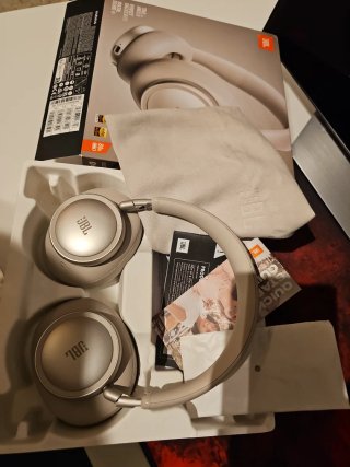 JBL Live 780NC Auriculares Beige