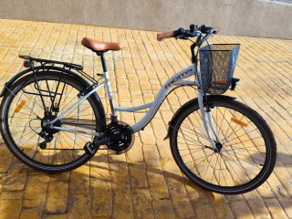Bicicleta paseo Moma Bikes casi nueva