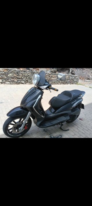 Piaggio Beverly 125 Tourer Negra