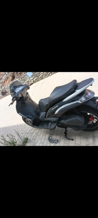 Piaggio Beverly 125 Tourer Negra