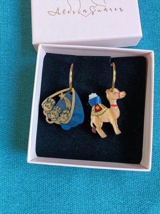 Pendientes" Alessa". Sin usar