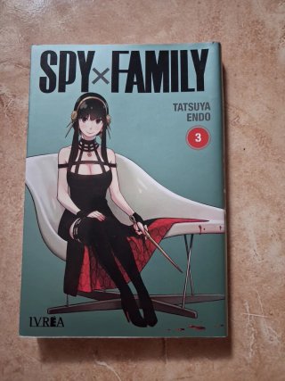 Lote Manga Spy x Family Tomos 1, 2 y 3.