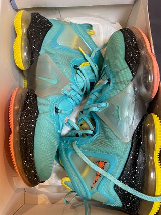 Nike LeBron 19 Christmas Talla 46