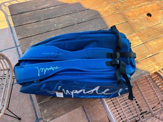 Paletero Bullpadel Ionic Azul Marino
