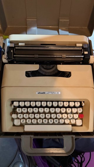 Máquina de escribir Olivetti Lettera 35