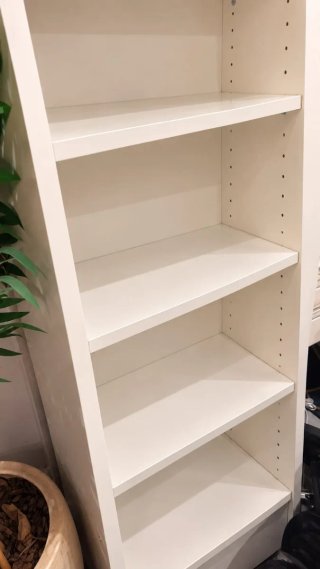 Estantería blanca de madera