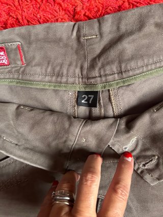 Pantalón corto precioso talla 27 equivale 37 -38