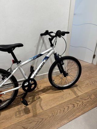 Bicicleta infantil Rockrider blanca